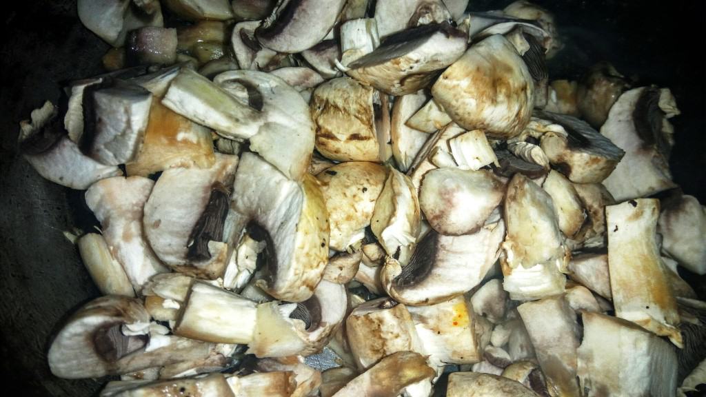 Easy 5 Minutes Creamy Mushroom Curry in Indian Style - My Dainty Kitchen