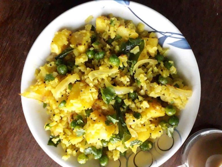 Aloo Matar Poha/ Potato Green Peas Flattened Rice - My Dainty Kitchen